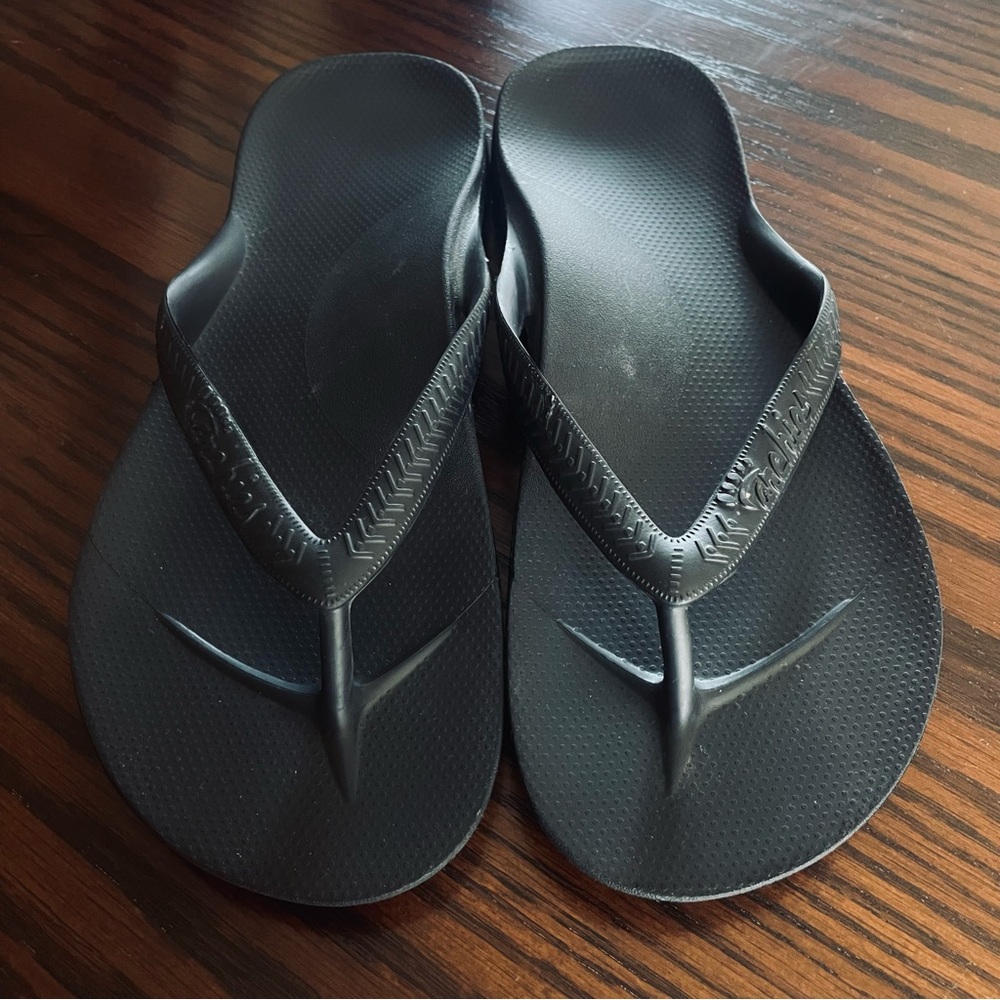 Archie’s Arch Support Black Flip Flop Sandals